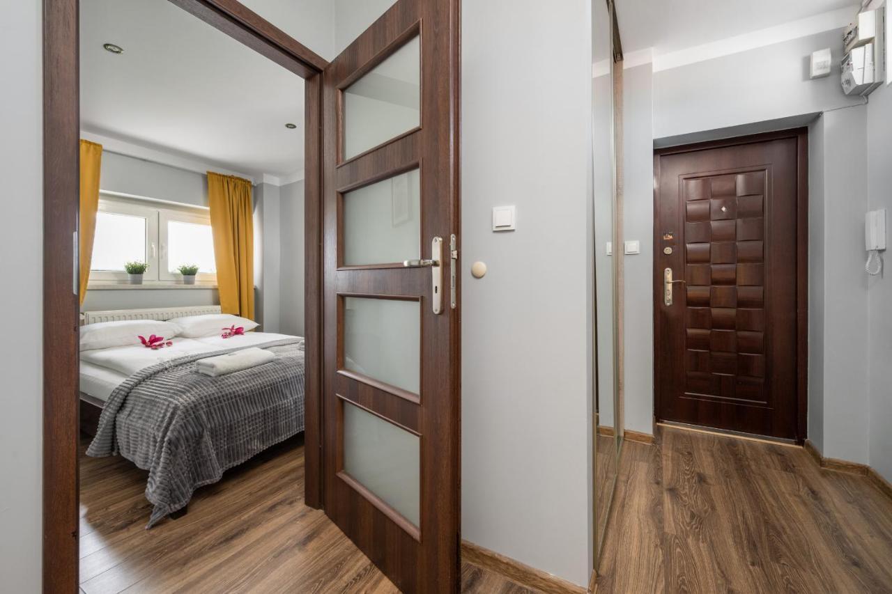 Market Square Corner Apartment Kuznicza By Noclegi Renters Wrocław Eksteriør billede